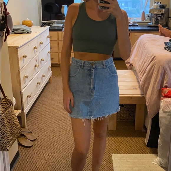 Vintage Guess denim mini skirt ⭐️ - Picture 2 of 8